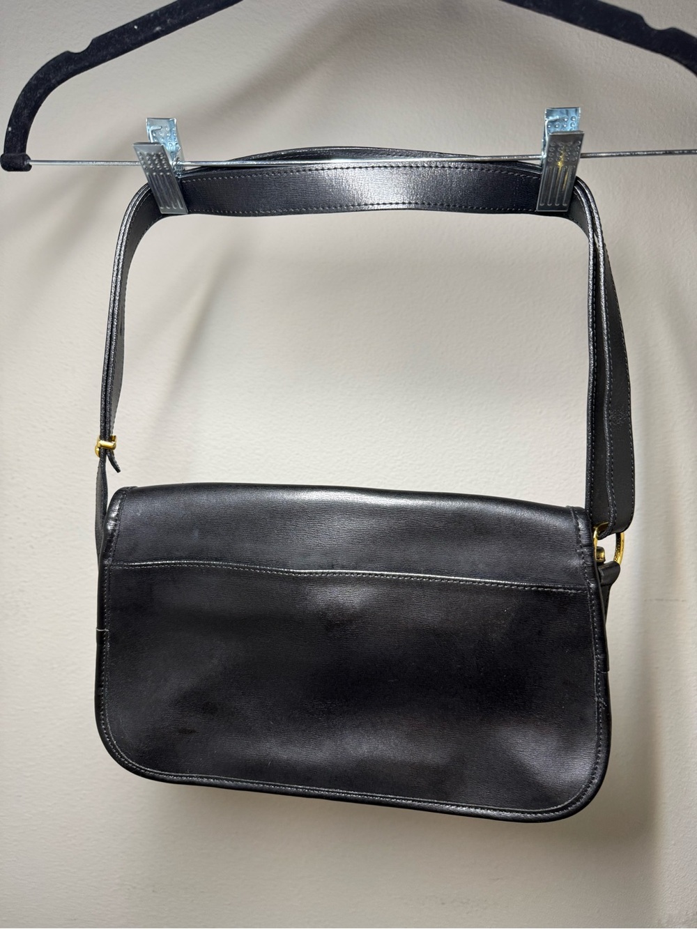 Longchamp Black Leather Shoulder Bag with Gold Hardware - Picture 3 of 4